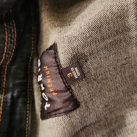 Simple Jean Jacket - Picture 2 of 2